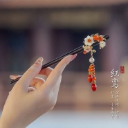 Ancient Chinese Style Elegant Red Agate Beads Tassel Hair Stick for Women Girls Classical Wooden Hairpin Chinese Hair Accessories Jewelry